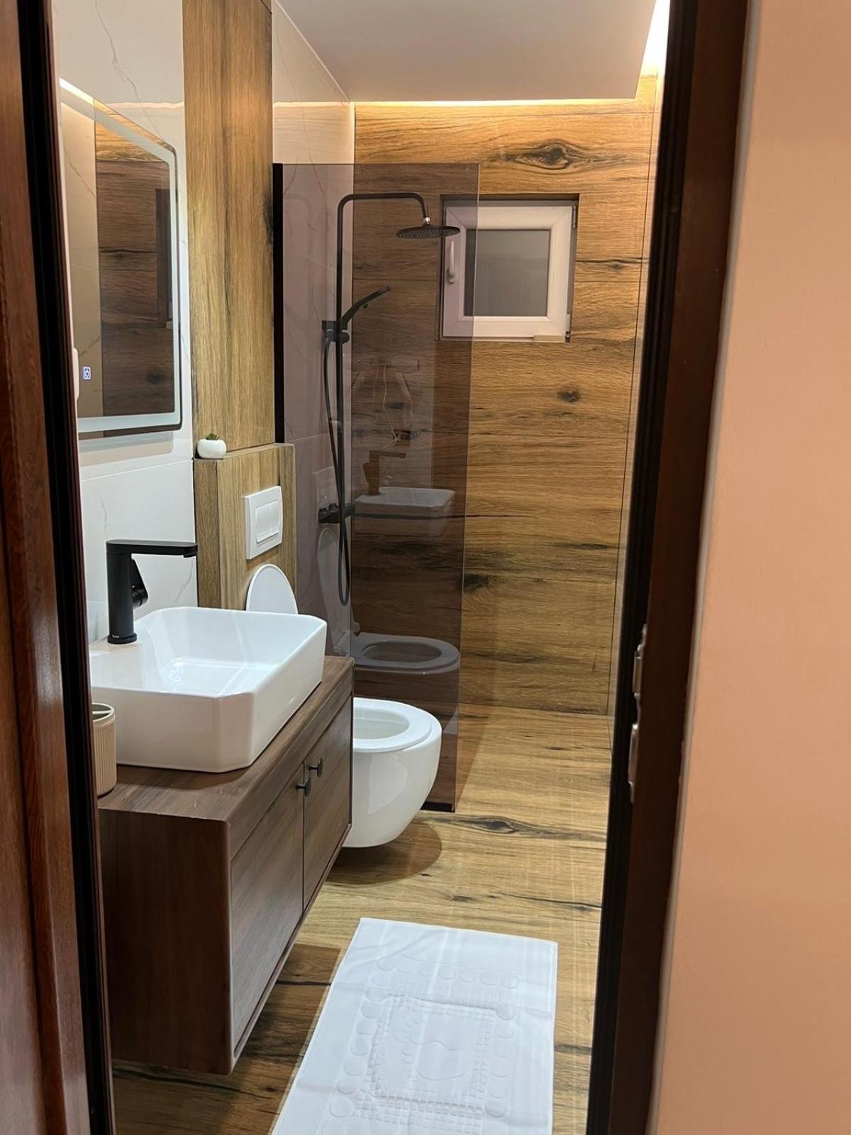 Hotel Europa Prishtina Pristina Exteriör bild
