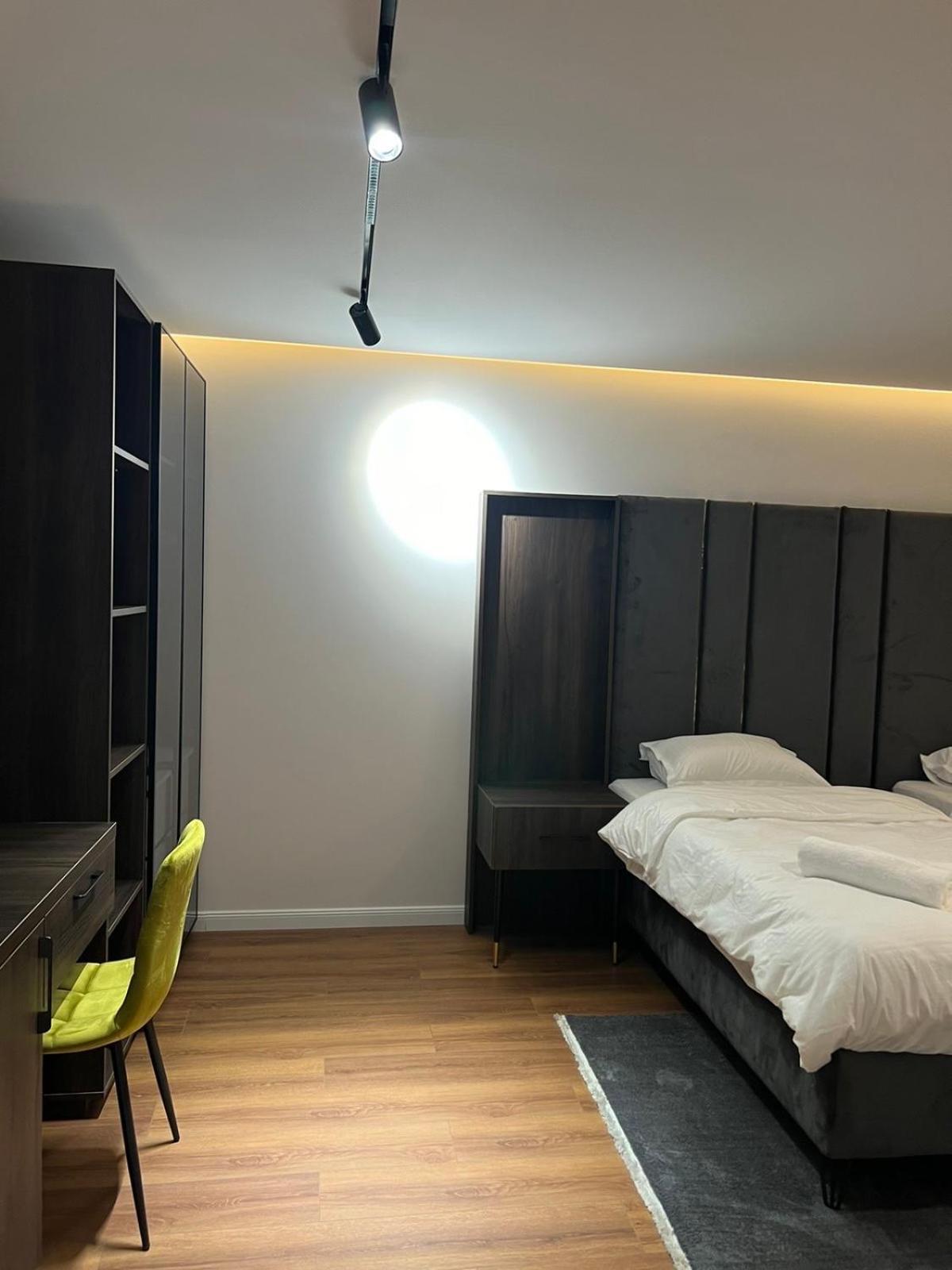 Hotel Europa Prishtina Pristina Exteriör bild