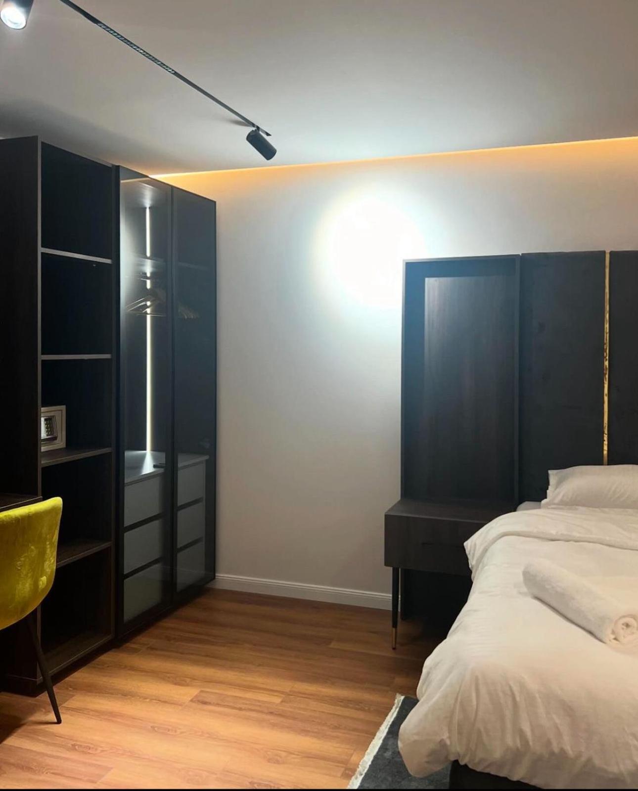 Hotel Europa Prishtina Pristina Exteriör bild