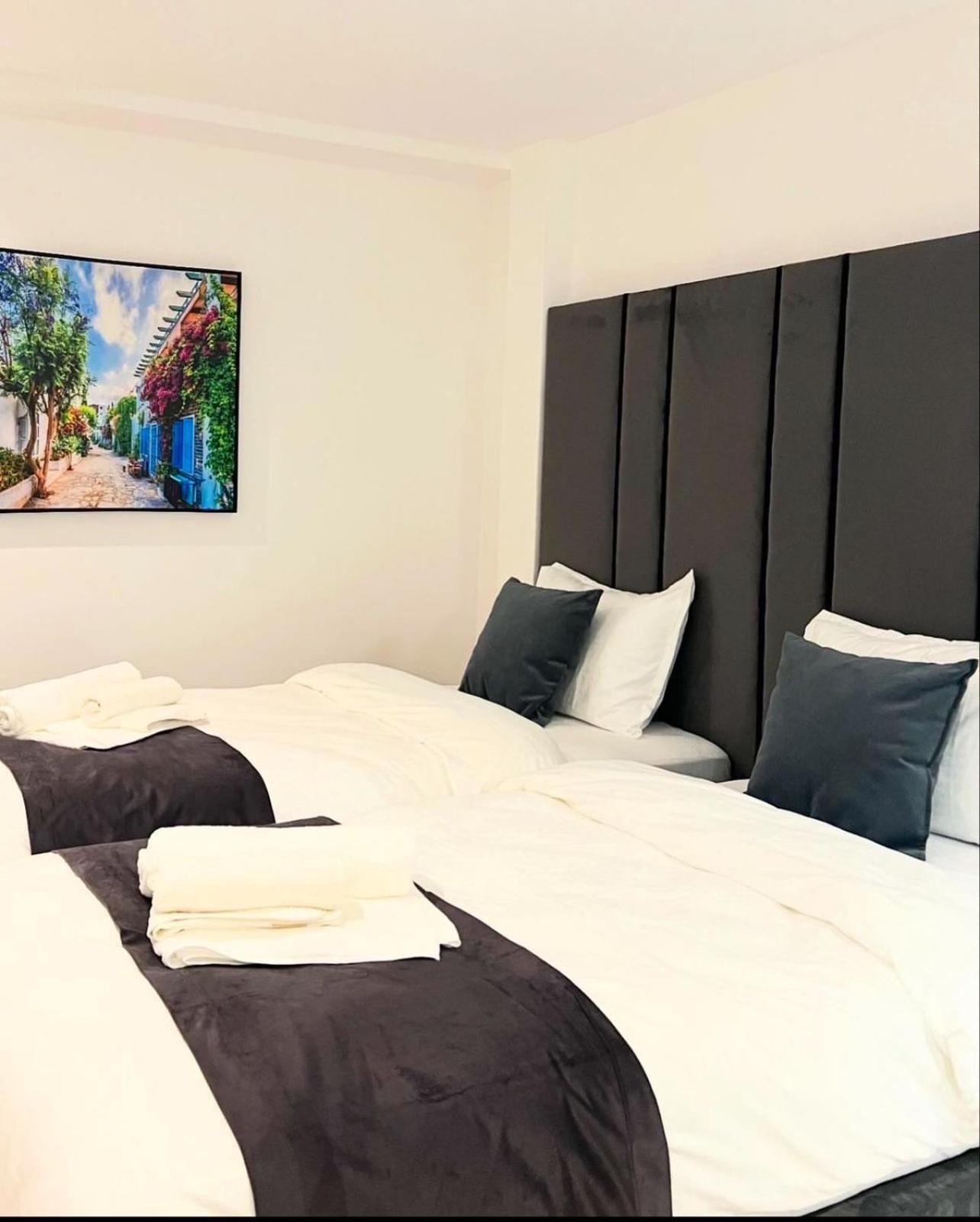 Hotel Europa Prishtina Pristina Exteriör bild