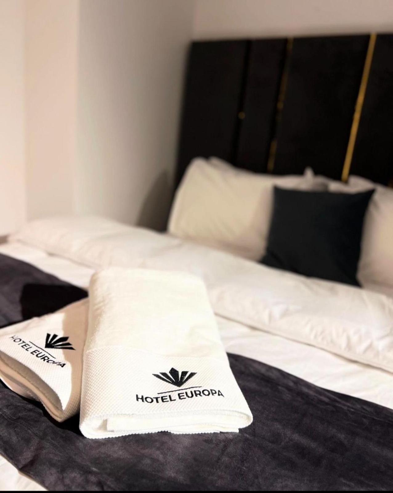 Hotel Europa Prishtina Pristina Exteriör bild