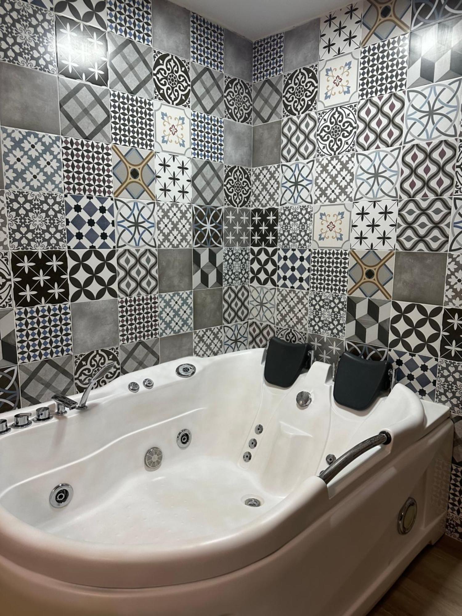 Hotel Europa Prishtina Pristina Exteriör bild
