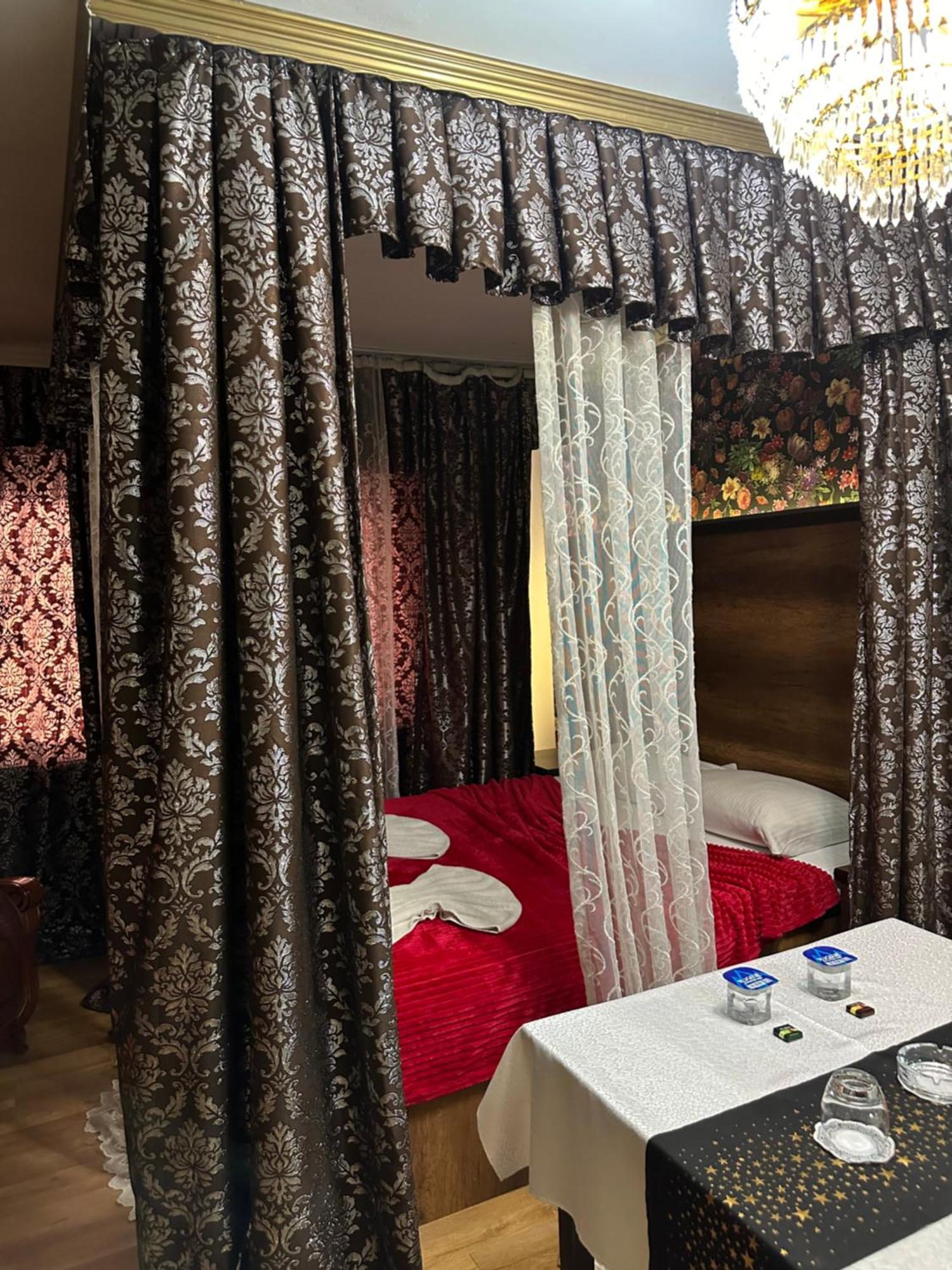 Hotel Europa Prishtina Pristina Exteriör bild
