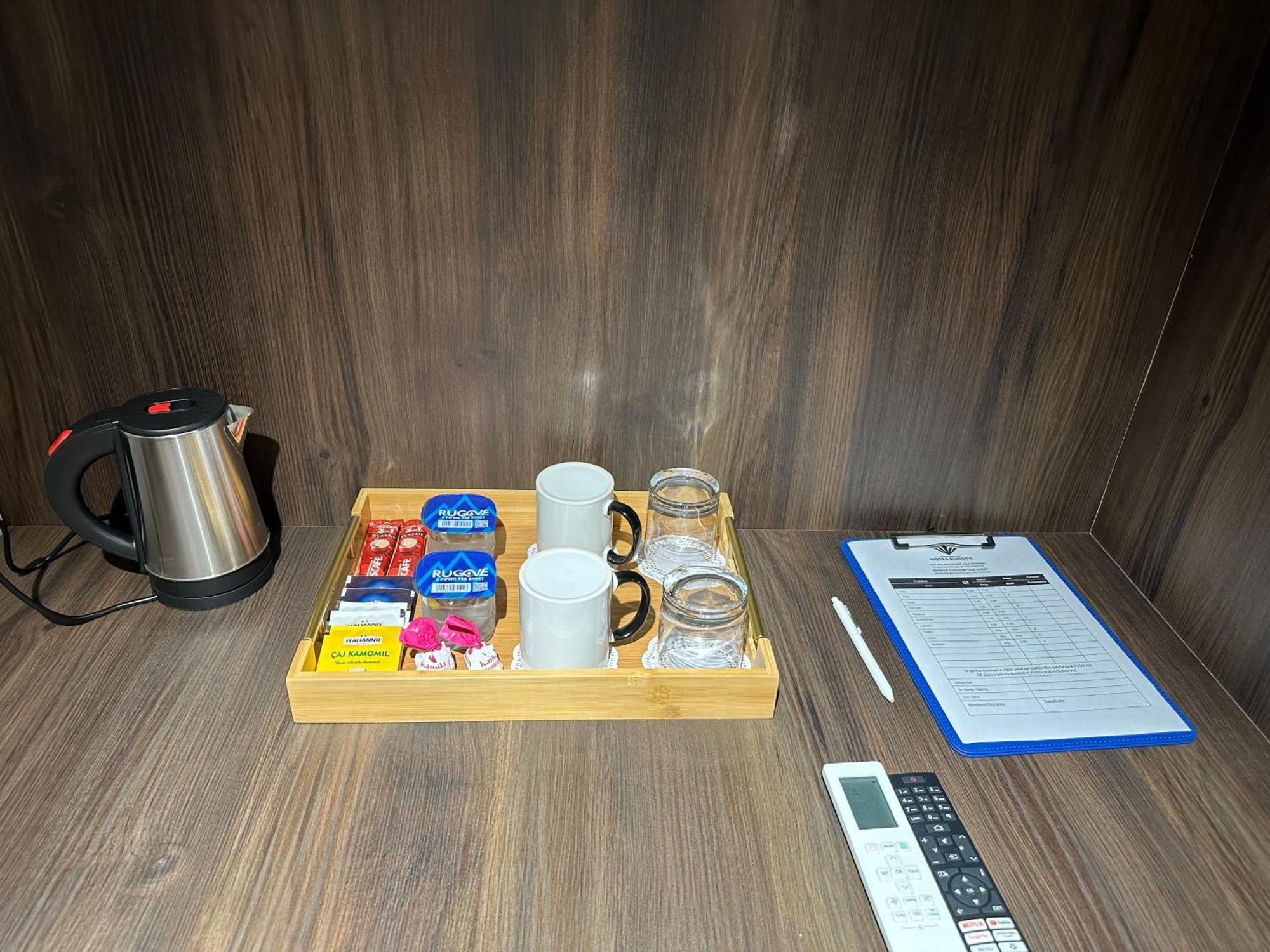 Hotel Europa Prishtina Pristina Exteriör bild